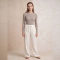 Pantalones blancos de corte ancho para mujer